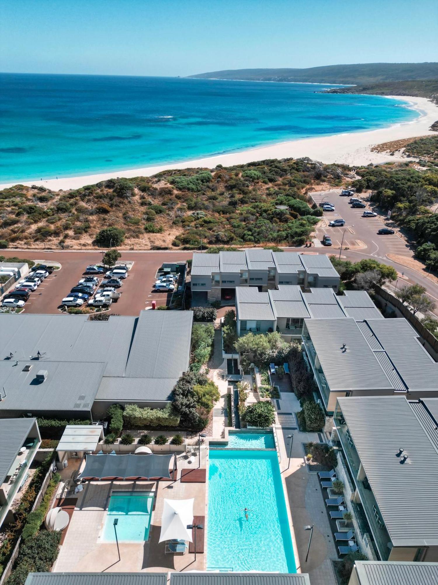 Smiths Beach Resort Yallingup Bagian luar foto Aerial view of the resort