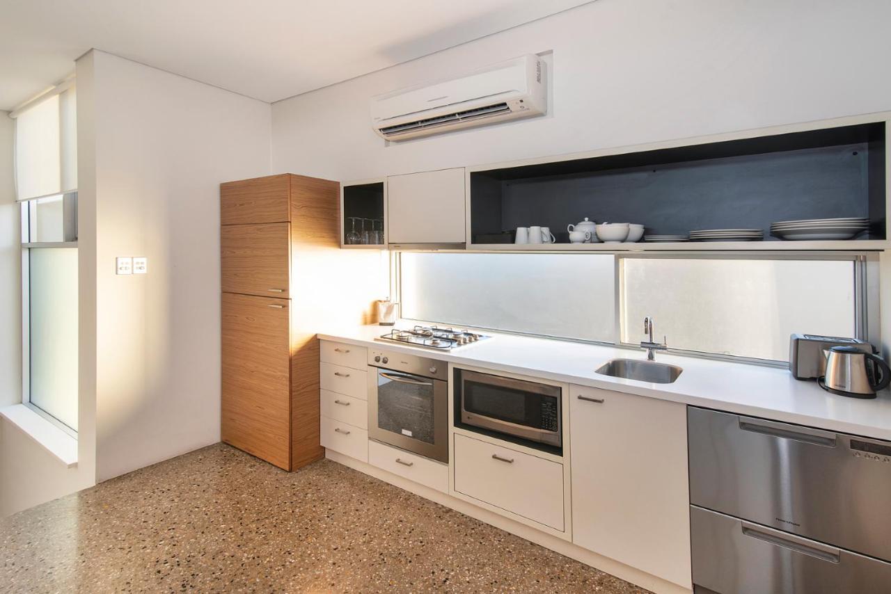 Smiths Beach Resort Yallingup Bagian luar foto A modern kitchen