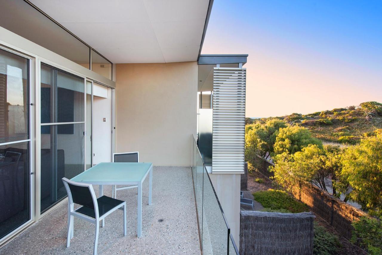 Smiths Beach Resort Yallingup Bagian luar foto A balcony