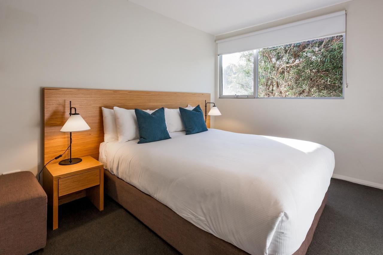 Smiths Beach Resort Yallingup Bagian luar foto A bedroom at the hotel